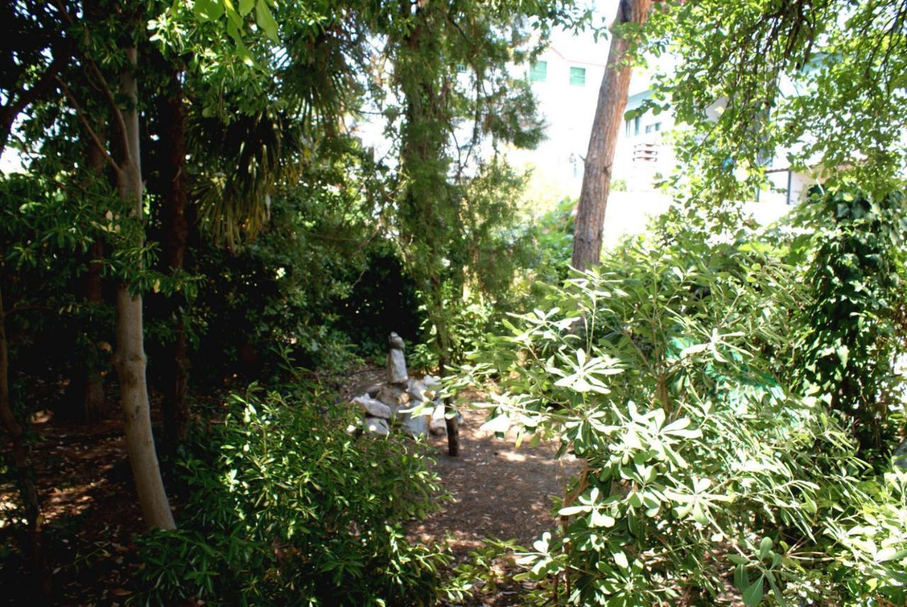 Hotel Agni -Enoikiazomena Diamerizmata Kallithea  Esterno foto